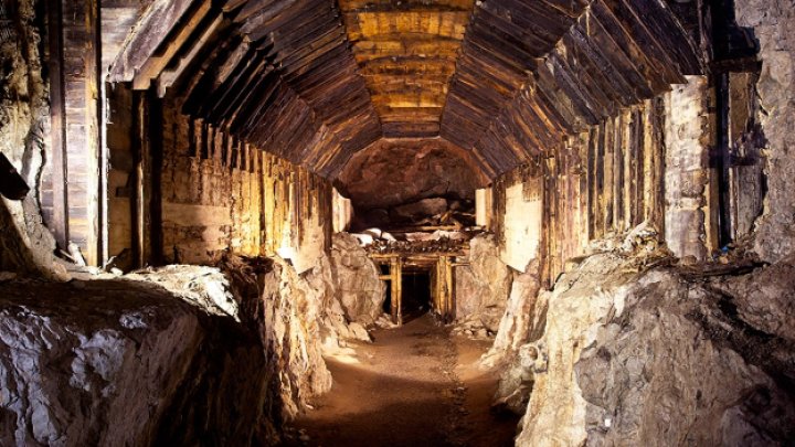 Nasistlərin əfsanəvi "qızıl Qatarı"na Aid Bəzi Sübutlar Tapıldı Nasistlərin əfsanəvi "qızıl Qatarı"na Aid Bəzi Sübutlar Tapıldı