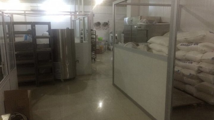 Şirniyyat Sexində Dəhşətli Hadisə - Əlini Itirdi Şirniyyat Sexində Dəhşətli Hadisə - Əlini Itirdi