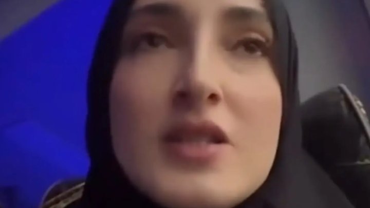 Yaşlı Qadının Kəbədə çəkib Paylaşdığı Görüntülər Günlərdir Tənqid Edilir - VİDEO Yaşlı Qadının Kəbədə çəkib Paylaşdığı Görüntülər Günlərdir Tənqid Edilir - VİDEO