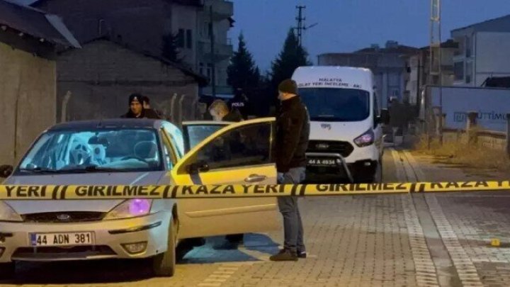 Mübahisə Etdiyi Dostunu Avtomobildə Silahla Vurdu Mübahisə Etdiyi Dostunu Avtomobildə Silahla Vurdu