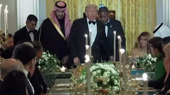 Ronaldonun Sevgilisinin Geyimi Ağ Evdəki Dövlət Yeməyinə öz Damğasını Vurdu - FOTOlar Ronaldonun Sevgilisinin Geyimi Ağ Evdəki Dövlət Yeməyinə öz Damğasını Vurdu - FOTOlar