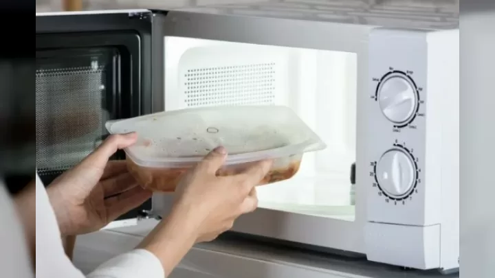 Qidanı Düzgün Saxla: Plastik Qablar Sağlamlığa Zərərlidirmi?