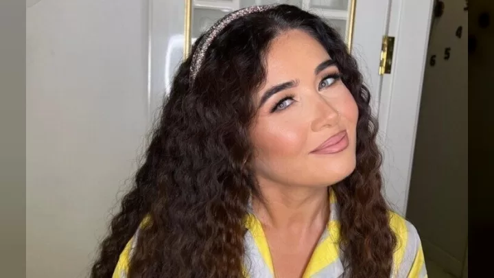 Elnarə Xəlilova: Qadın Müğənniyə çox Azadlıq Versən, Cızığından çıxar