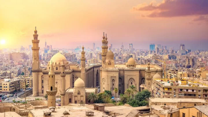 Misirdə Yeni Qərar: Kafe Və Mağazalar Gecə Saatlarında Işləməyəcək